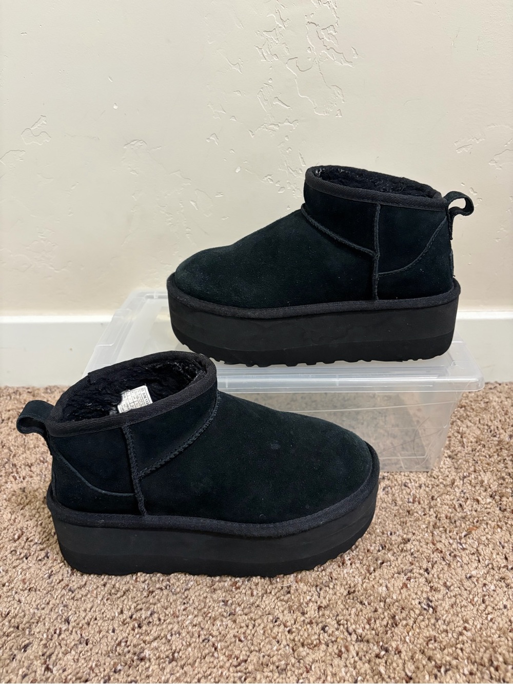 UGG Classic Ultra Mini Platform Boot, Black, Women's Size 5